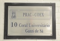 Coral Universitário-Placa